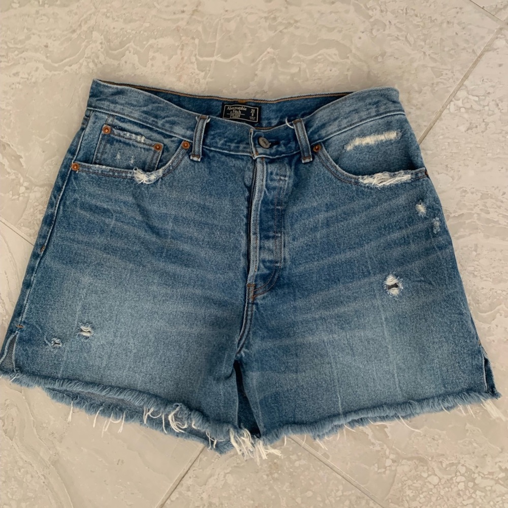 Abercrombie high rise short